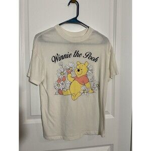 Disney Winnie the Pooh Graphic T Shirt Cream White Womens Size Small
